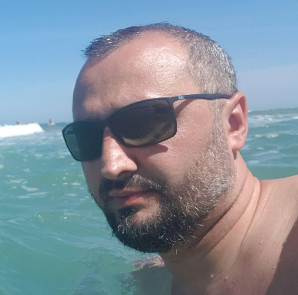 Acuzații dure ale unui bărbat din Bacău, aflat la mare, care a salvat o t&acirc;nără de la &icirc;nec: "SMURD-ul a fost spectator. Au stat și s-au uitat cum moare"
