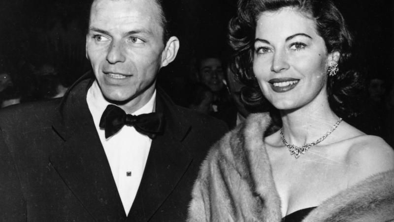 “Mă lași pentru târfa aia ordinară?” S-au văzut. S-au iubit. S-au bătut. Ava Gardner, obsesia fatală a lui Frank Sinatra. A vrut să se omoare pentru ea! De două ori!