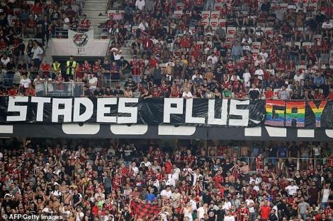 Meci întrerupt zece minute în Ligue 1 din cauza unor scandări şi a unor bannere cu caracter homofob