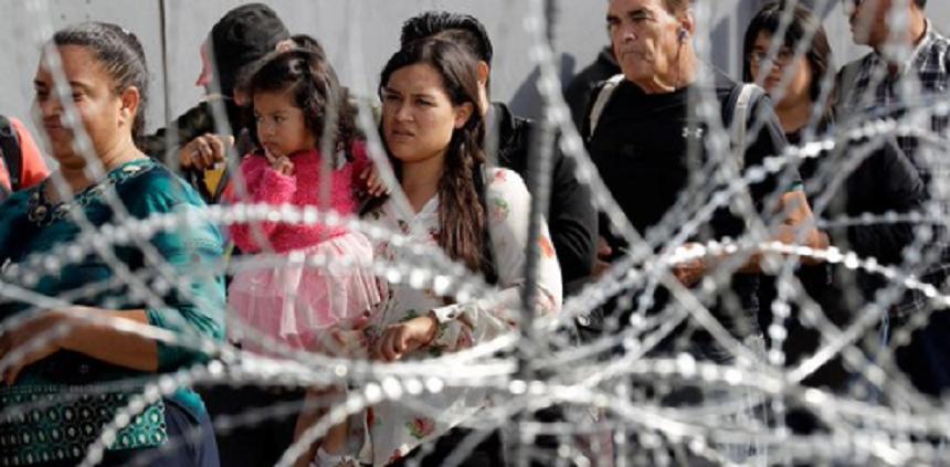 Un judecător federal a blocat din nou un decret al lui Trump care restr&acirc;nge dreptul de azil