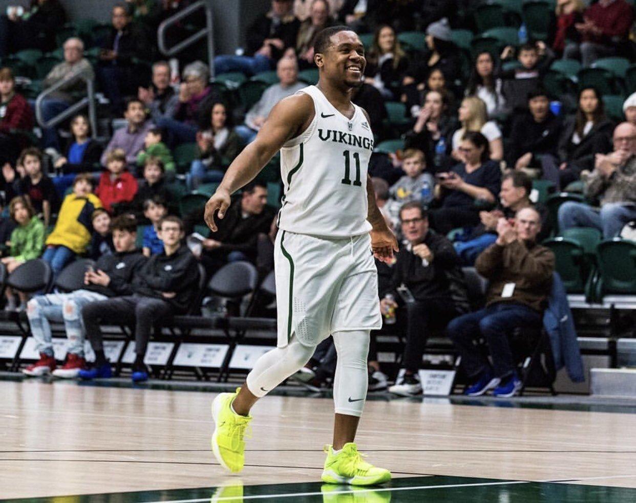 Baschetbalistul Deante Strickland a fost &icirc;mpuşcat mortal &icirc;n Portland. Poliţiştii au arestat-o pe sora sportivului