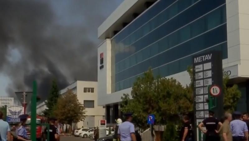 Noi imagini horror cu incendiul din Pipera! Pompierii intervin cu 27 de autospeciale | FOTO-VIDEO