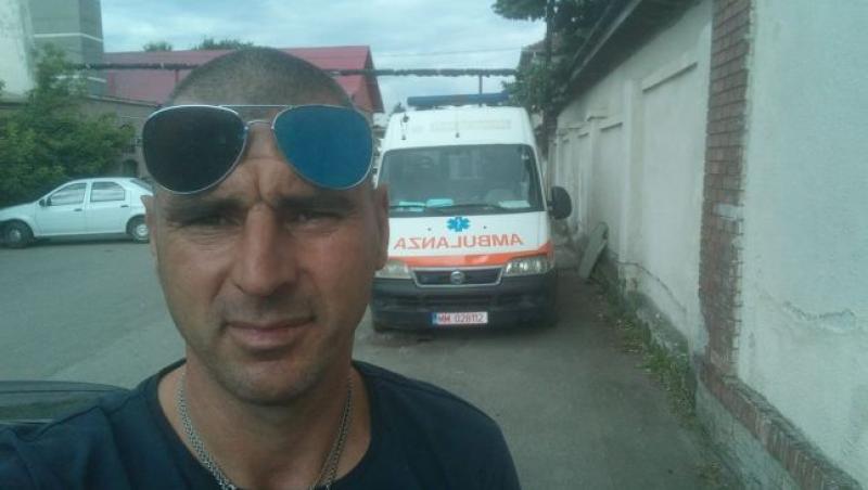 După zece ani de muncă în străinătate, un bărbat a donat o ambulanță localității natale