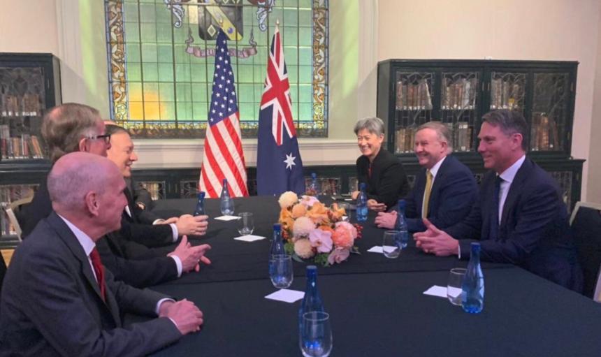 Australia nu intenţionează să primească rachete americane