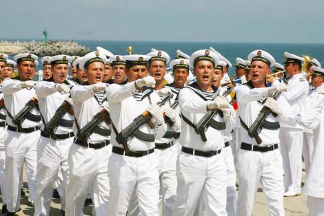 Ziua Marinei: Oamenii pot vizita nave ale Forţelor Navale şi pot urmări exerciţii militare