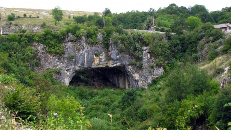 Locul misterios din România în care se spune că ar fi locuit Dracul! „Aici a venit Dumnezeu pentru a-l pedepsi pe Lucifer”