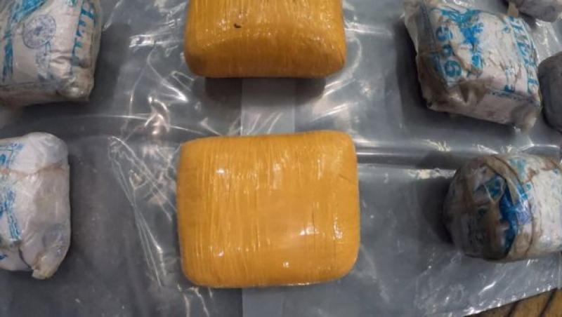 Heroină ascunsă sub prosoape și halate de baie. Aproximativ 400 de kilograme, în valoare de 40 de milioane de lire sterline, au fost confiscate