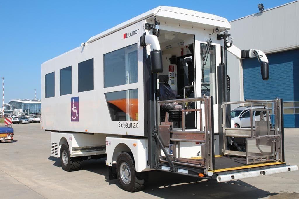 Investiție de 1,65 de milioane de lei pentru Aeroportul Internațional Henri Coandă București. A fost achiziționat un nou ambulift pentru persoanele cu mobilitate redusă