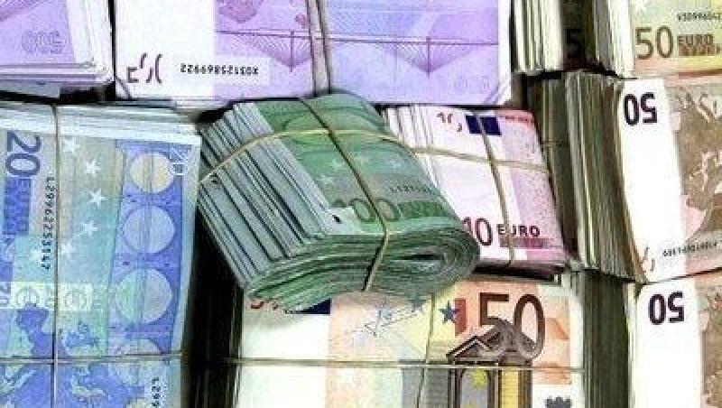 BNR Curs valutar 7 august 2019. Euro scade, dolarul crește