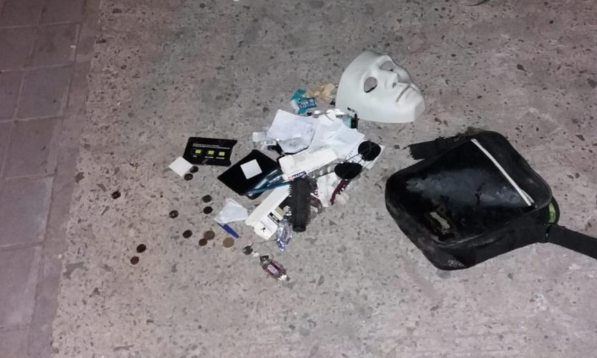 Bărbatul de 25 de ani din Iaşi, care a atacat un poliţist cu două cuțite, a fost prins după ce a fost &icirc;mpuşcat &icirc;n picior - FOTO