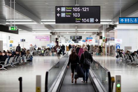 Rușinos! Mesaje INCREDIBILE în limba română, în aeroportul din Dublin, după cazul Caracal! „Dacă ești traficată pentru sex…”