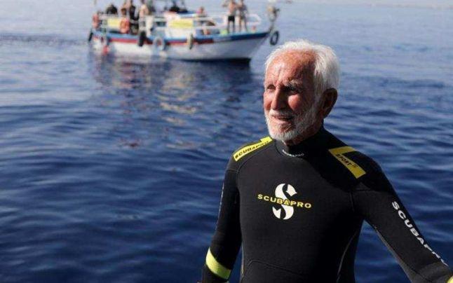 Un veteran din Al Doilea Război Mondial este cel mai bătr&acirc;n scafandru. &bdquo;Refuz să accept faptul că &icirc;mbătr&acirc;nesc&rdquo;