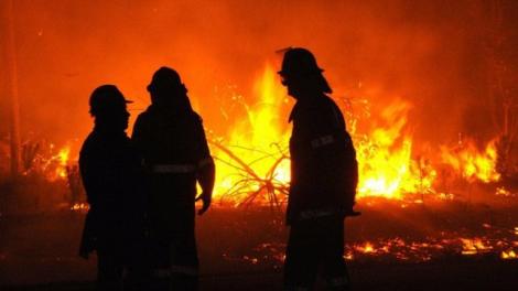 Incendii monstru în Australia! Peste 400 de oameni evacuați din cauza flăcărilor