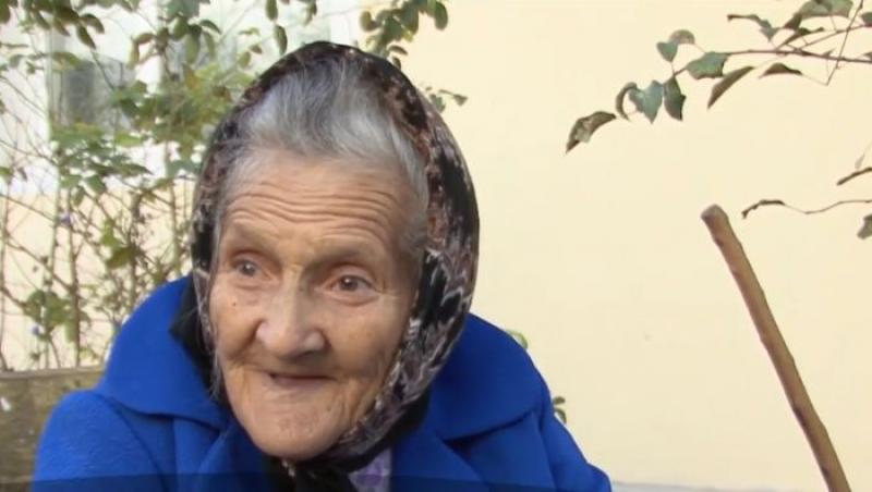Imaginile cu tanti Sofia au făcut înconjurul internetului. La 83 de ani, se trezește la 5 și merge la grădinița din sat: 
