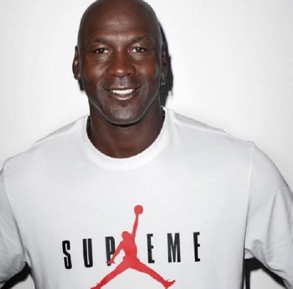 Michael Jordan donează un milion de dolari pentru victimele uraganului Dorian