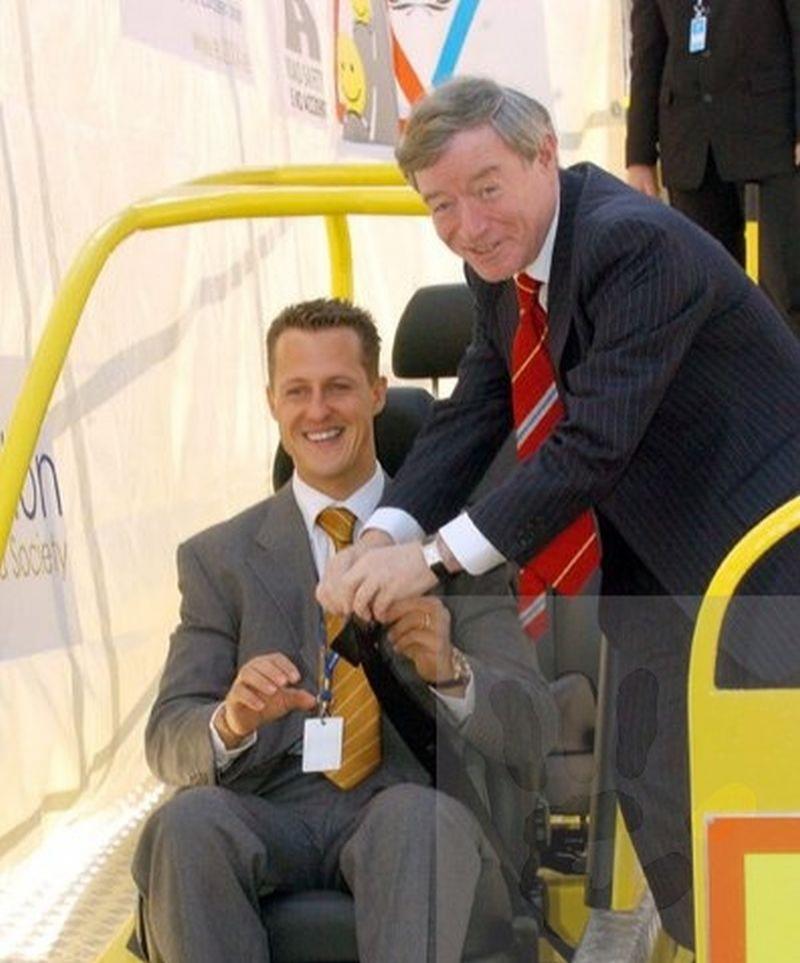 Ce se &icirc;nt&acirc;mplă cu Michael Schumacher la Paris. Informația a răsuflat &icirc;n presă: &bdquo;Tratamentul secret la care este supus...&rdquo;