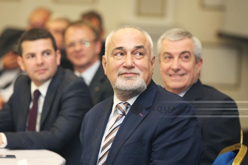 Varujan Vosganian: Tentativa de a evita un vot &icirc;n Parlament suger&acirc;ndu-se că Guvernul şi-a păstrat structura politică este un şiretlic