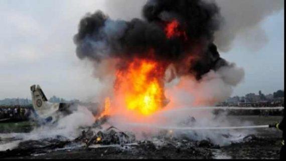 S-a PRĂBUȘIT un avion! Sunt persoane decedate: Oamenii au privit cu groază cum pica fără control!