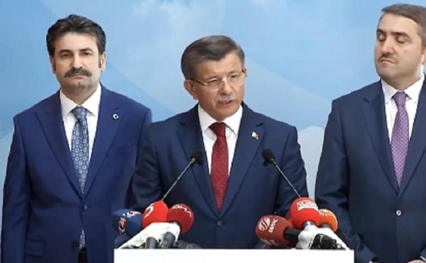 Un fost vicepremier al lui Erdogan, Ahmet Davutoglu, demisionează din AKP şi anunţă că urmează să &icirc;nfiinţeze o formaţiune politică rivală