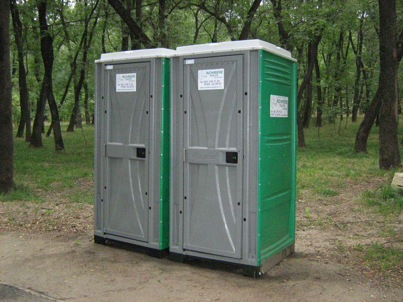 Pericolul din toaletele publice! Un bărbat a trăit spaima vieții lui, a fost nevoie de medici