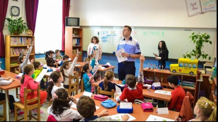 Avocatul Poporului cere o nouă materie: Educație Rutieră &icirc;n școli și grădinițe