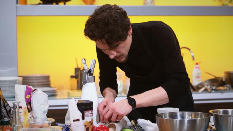 Aseară, pe Antena 1, Chefi la cuțite, lider de piață la orașe. Chef Sorin Bontea și-a ales ”cuțitul de aur” din sezonul 7