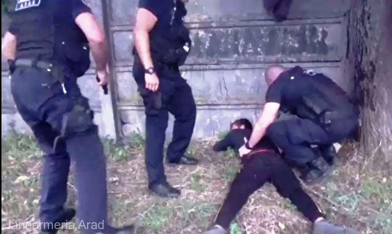 A ajutat-o la bagaje, s-a oferit să-l recompenseze și c&acirc;nd a deschis portofelul a lăsat-o fără pensie. Bătr&acirc;nă jefuită &icirc;n plină stradă