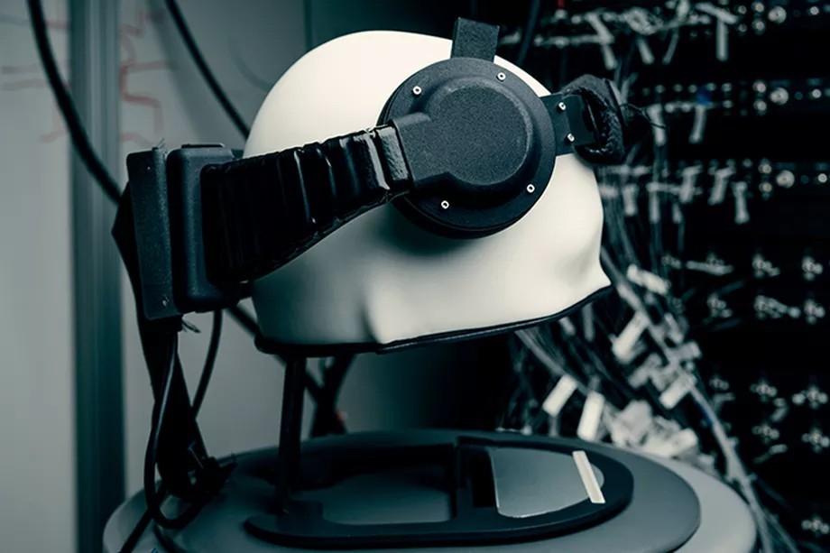 Oamenii de ştiinţă au creat o interfaţă care decodează cuvinte din semnalele emise de creierul uman