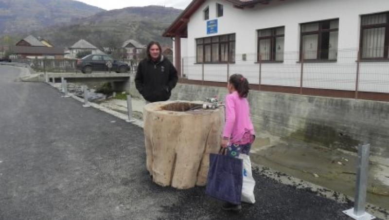 Într-o localitate din România curge apă cu aur. Localnicii spun că are proprietăți vindecătoare, specialiștii confirmă!