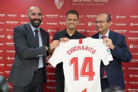 Javier Hernandez "Chicharito" a semnat pe trei sezoane cu FC Sevilla