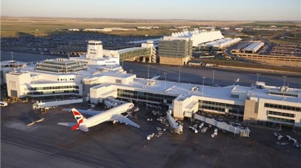 Cinci aeroporturi din SUA și-au anulat sute de zboruri &icirc;nainte de venirea uraganului Dorian