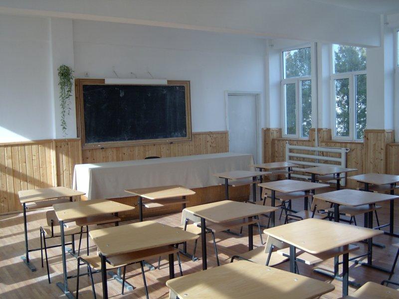 S-a sinucis pentru că &icirc;i era teamă că nu va lua Bac-ul! Colegii și profesorii elevului din Miercurea Ciuc sunt &icirc;n stare de șoc: &bdquo;Era un copil foarte cuminte!&rdquo;
