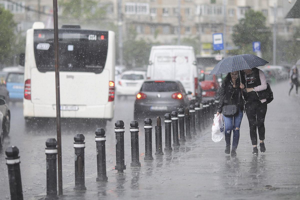 Prognoza meteo pentru luna octombrie. România, lovită de ploi puternice! În ce zone se anunță prăpăd, în următoarele săptămâni