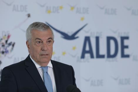 Tăriceanu: Vor fi 20 de parlamentari ALDE care au semnat sau vor semna pentru moţiunea de cenzură. Cine nu votează moţiunea se pune în afara deciziei partidului