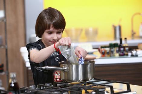 Super bucătar la nouă ani! Maria i-a dat gata pe chefi cu un desert de senzație: „Copiii nu se mai joacă...”
