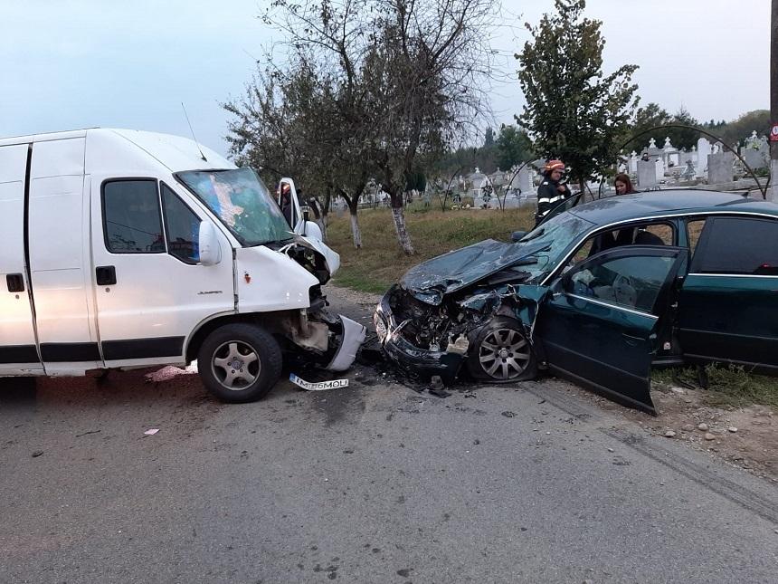 Timiş: Şapte persoane, inclusiv patru copii, implicate &icirc;ntr-un accident rutier