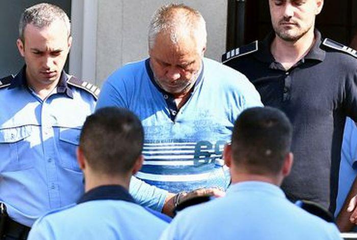 Nepoții lui Dincă sunt abuzați de către colegi. &bdquo;Zi, bă, că bunicu-tău e monstrul din Caracal&rdquo;