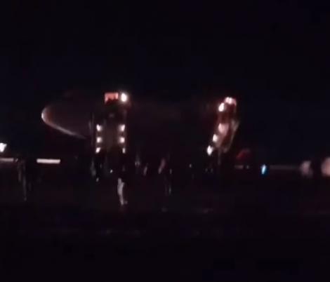 Un avion a luat foc, cu peste 300 de oameni la bord! Atenție, imagini terifiante! Video