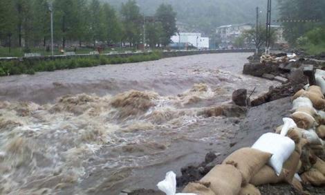 Alertă! Cod portocaliu de inundații extins în România! Județele aflate în pericol, în următoarele ore