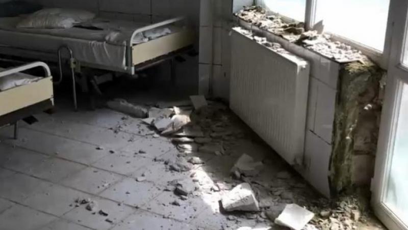 Imagini tulburătoare! Spital devorat de mucegai, lăsat în paragină și instrumental medical abandonat în mizerie! 50.000 de oameni nu au ajutor!