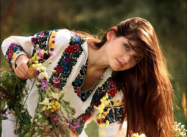 Acoperăm&acirc;ntul Maicii Domnului. Tradiții și superstiții pentru creșterea unui păr bogat