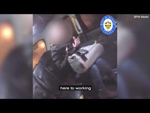 Rom&acirc;ncă &icirc;nsărcinată, trimisă de traficant la bordel, &icirc;n Anglia, salvată de șoferul de taxi după ce i-a cerut ajutorul. Video