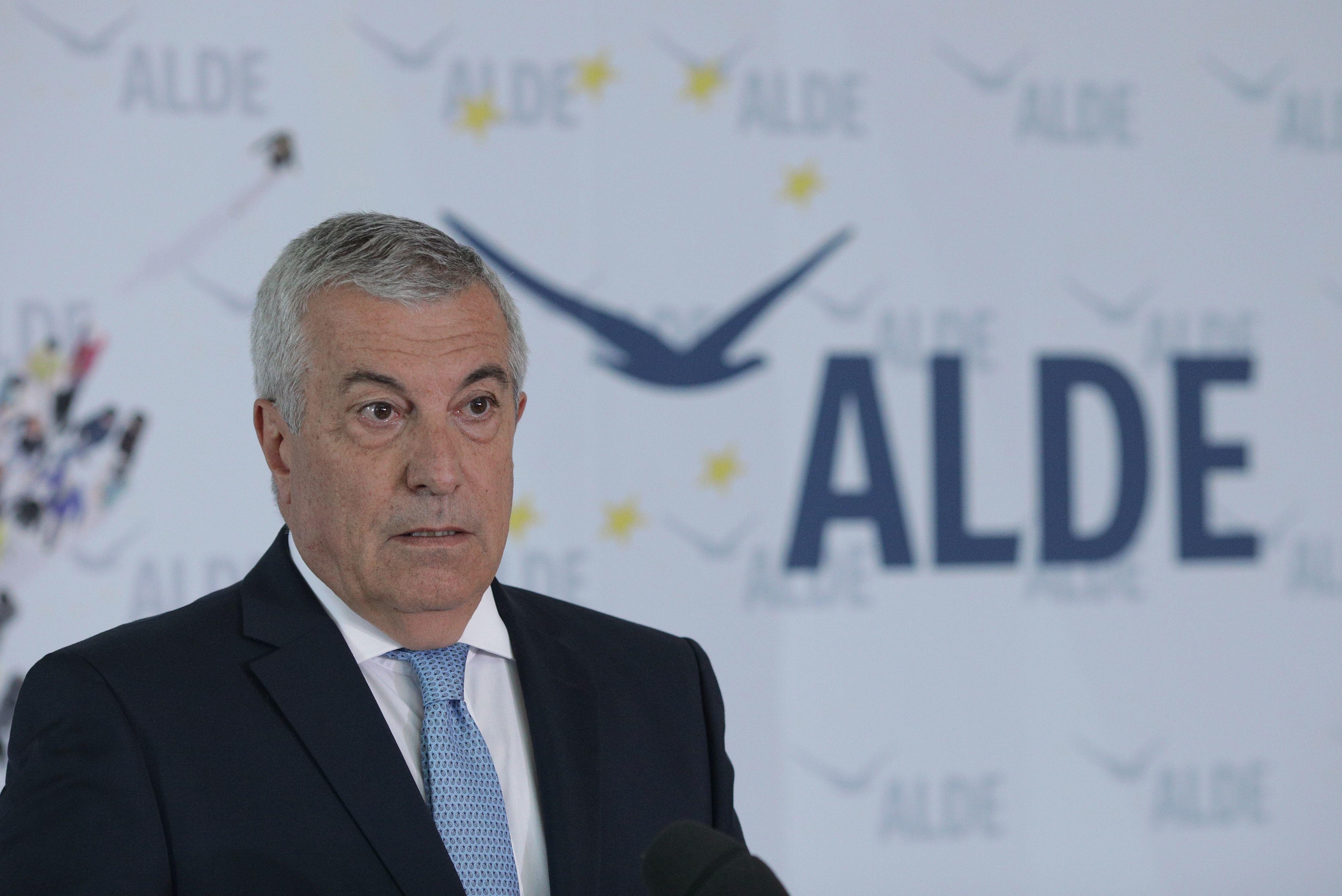 Tăriceanu: &Icirc;i solicit premierului Dăncilă să se abţină de la orice propunere de comisar european din partea Rom&acirc;niei p&acirc;nă după votul moţiunii de cenzură. Cel mai probabil, nu va mai fi &icirc;n situaţia de a face vreo propunere