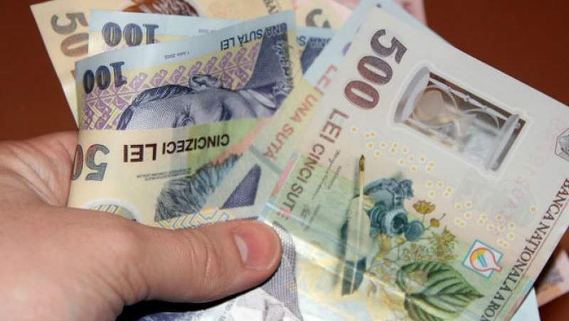 Guvernul a decis: dublu! Ce români primesc mai mulți bani în fiecare lună