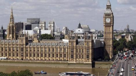 Înalta Curte din Londra a respins o contestaţie la decizia de suspendare a activităţii Parlamentului britanic
