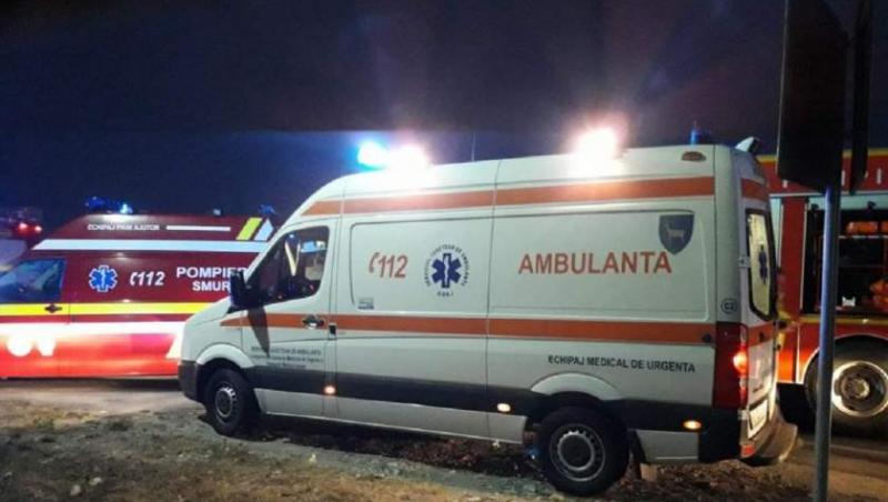 A intrat cu mașina în casă și s-a răsturnat! O femeie a murit într-un accident teribil în Arad | FOTO