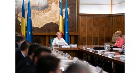 Guvernul se reuneşte în prima şedinţă după demisia miniştrilor ALDE; proiecte privind cuantumul minim al unor burse pentru elevi şi Spitalul Regional de Urgenţă Cluj, pe agendă