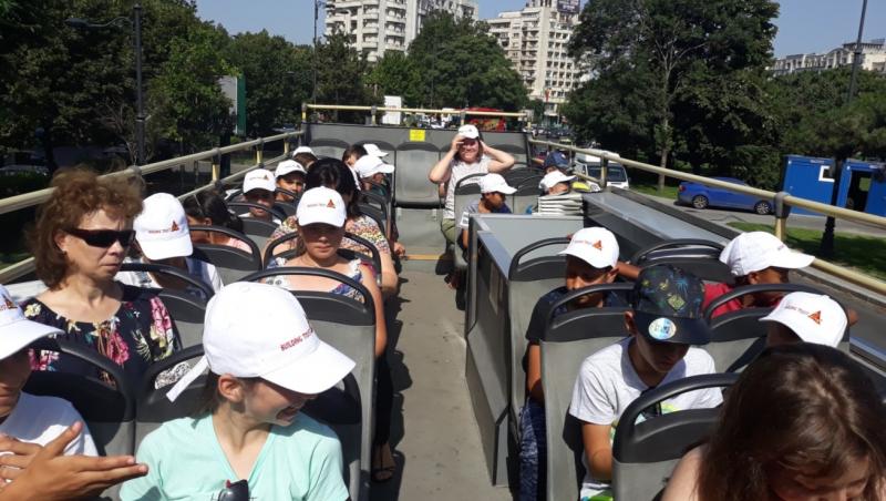 47 de copii au mers în prima excursie din viața lor, în capitală,  prin proiectul „Ne plimbăm și învățăm”
