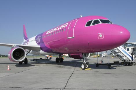 O aeronavă Wizz Air care zbura pe ruta Luton-Iaşi a aterizat de urgenţă la Otopeni, din cauza unei probleme tehnice