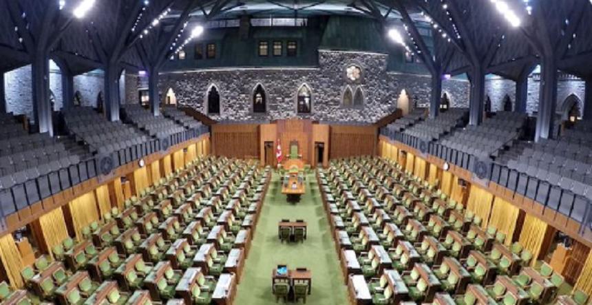 Parlamentul britanic, suspendat de luni seara, după dezbateri, indiferent de rezultatul votului deputaţilor asupra unei moţiuni prin care guvernul Johnson cere alegeri legislative anticipate